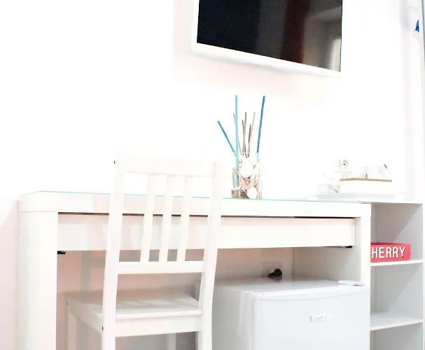 Like Family House Bed & Breakfast 4*